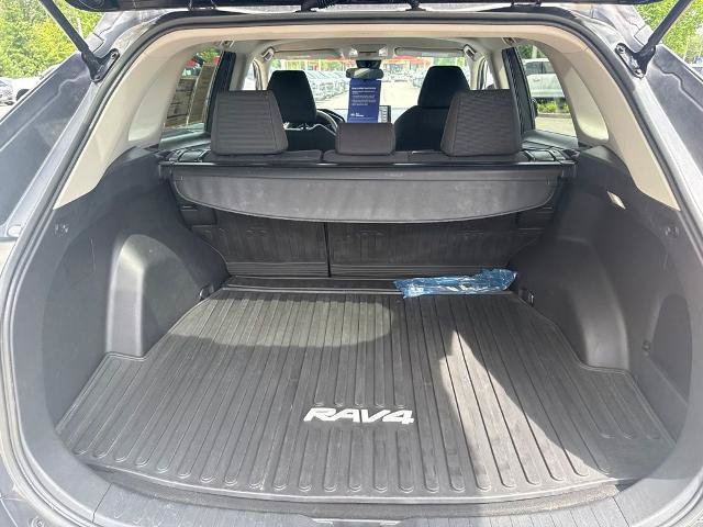 Used 2022 Toyota RAV4 LE FWD image 28