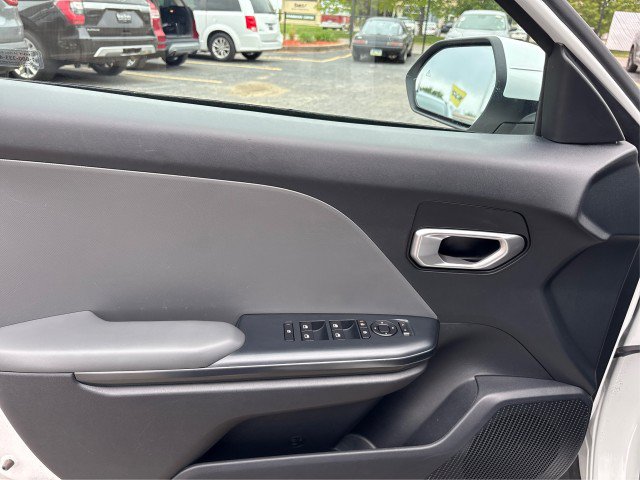 Used 2025 Kia K4 FWD image 18