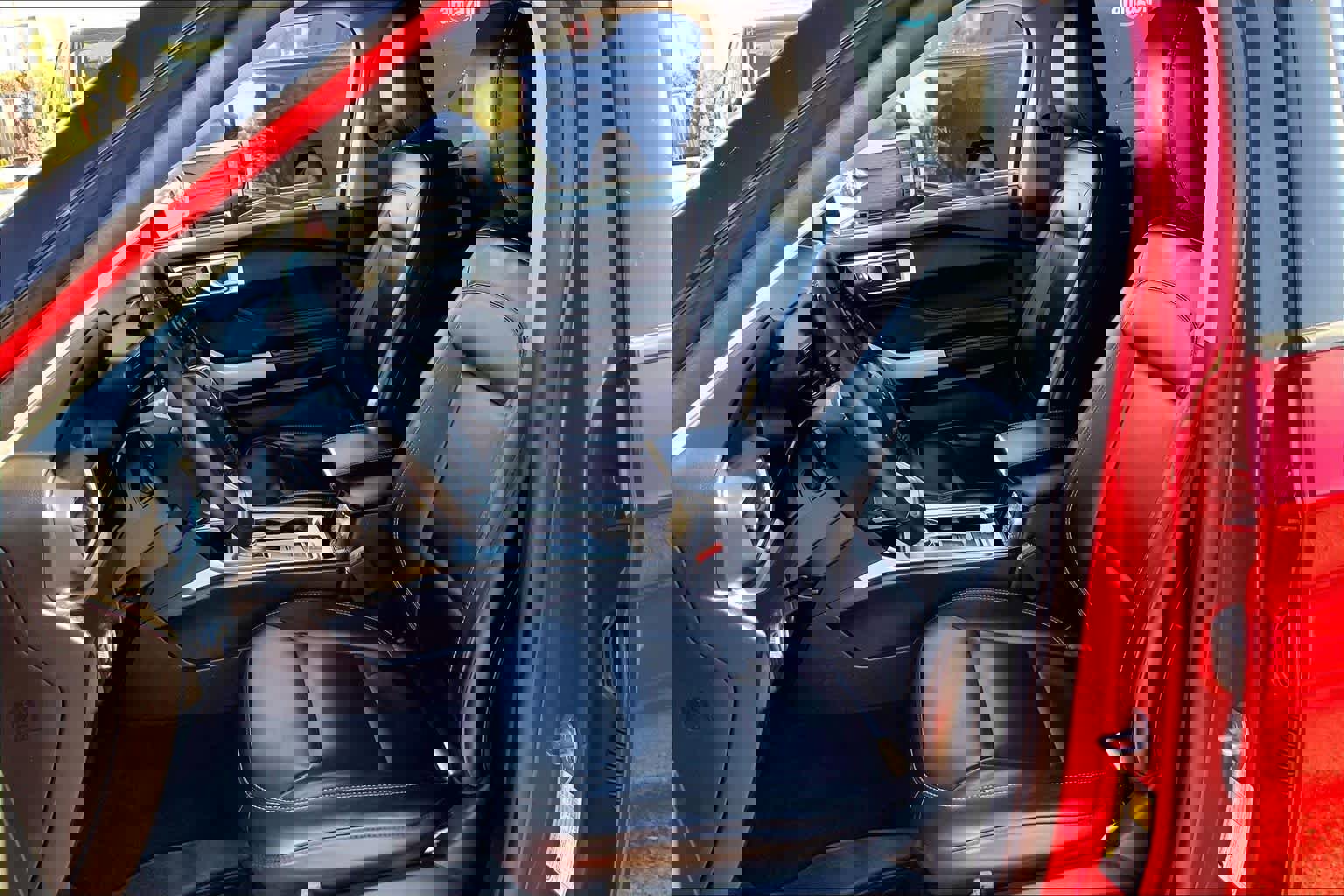 Certified 2021 Ford Explorer XLT w/ Equipment Group 202A image 7