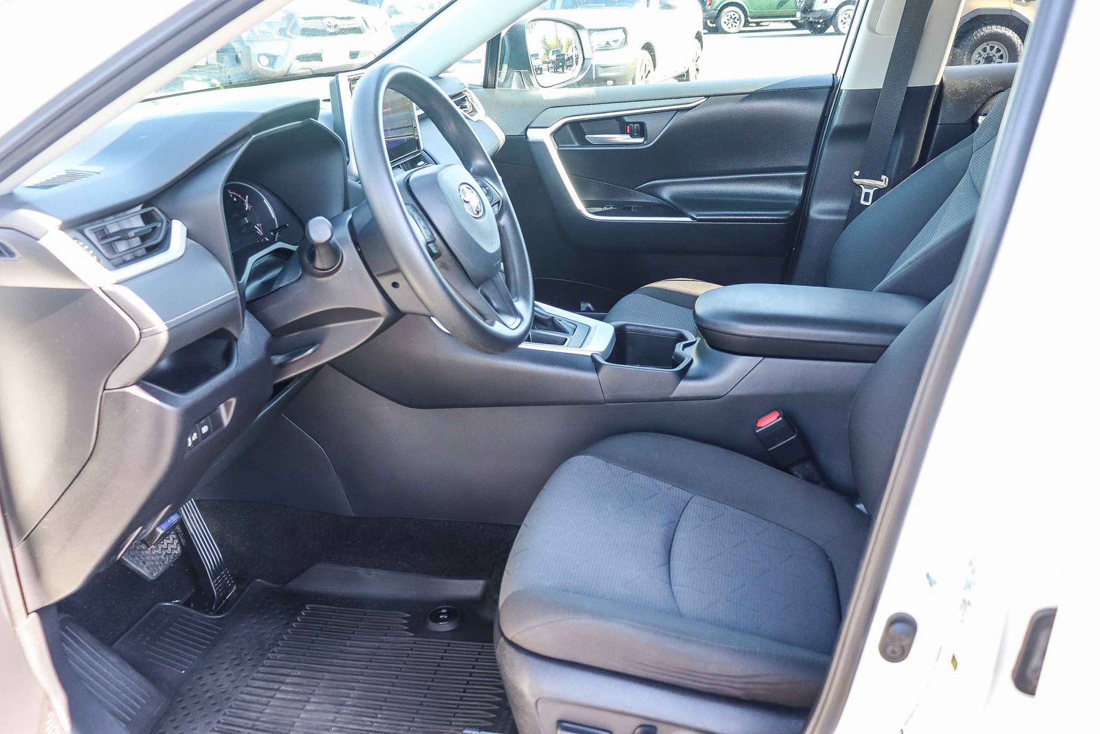 Used 2024 Toyota RAV4 XLE FWD image 18