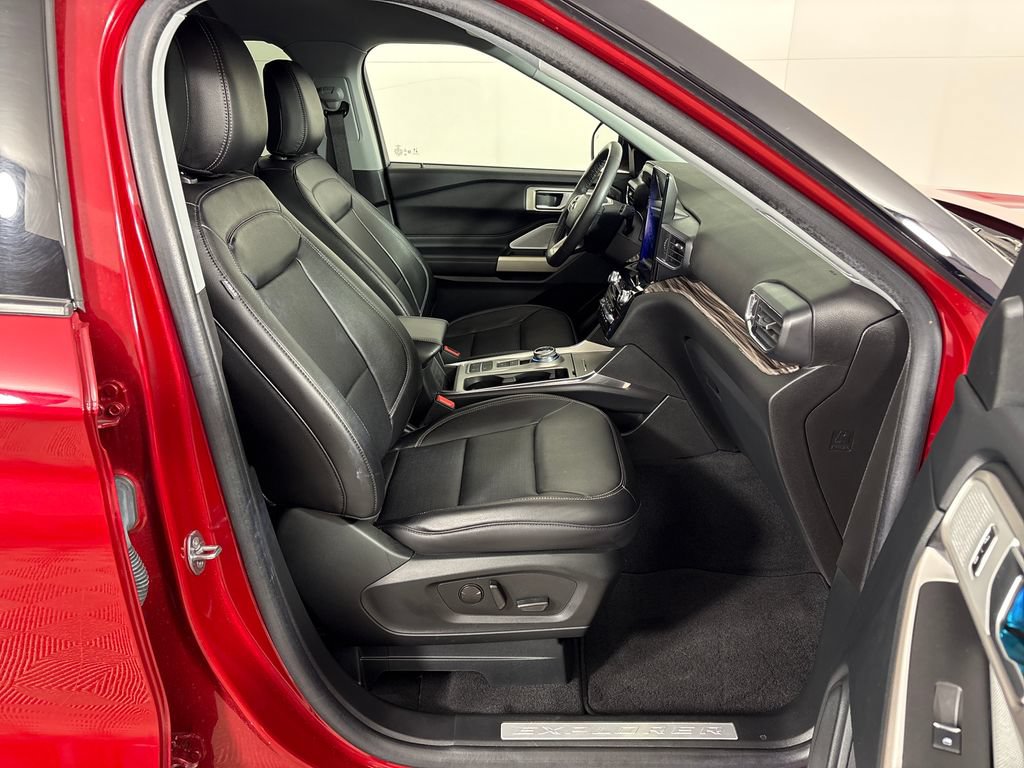 Certified 2023 Ford Explorer Limited w/ Limited Technology Package RWD image 7
