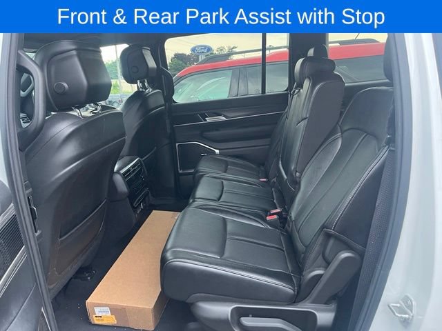 Used 2024 Jeep Wagoneer Series II w/ Flexible Seating Group AWD/4WD image 10