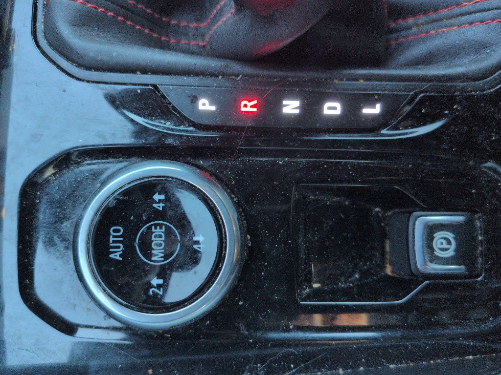 Used 2023 Chevrolet Colorado Z71 w/ Z71 Convenience Package 2 image 13