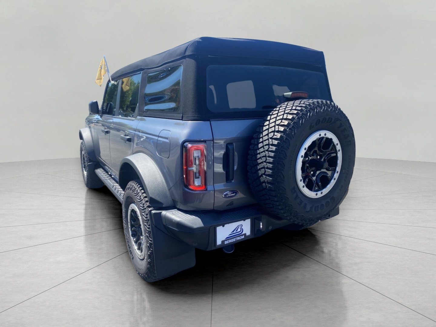 Certified 2023 Ford Bronco Badlands w/ Sasquatch Package AWD/4WD image 5