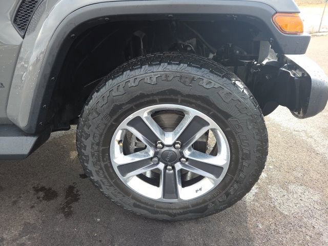 Used 2020 Jeep Wrangler Unlimited Sahara image 9