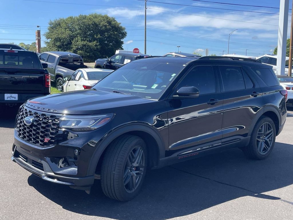 Certified 2026 Ford Explorer ST AWD/4WD image 7