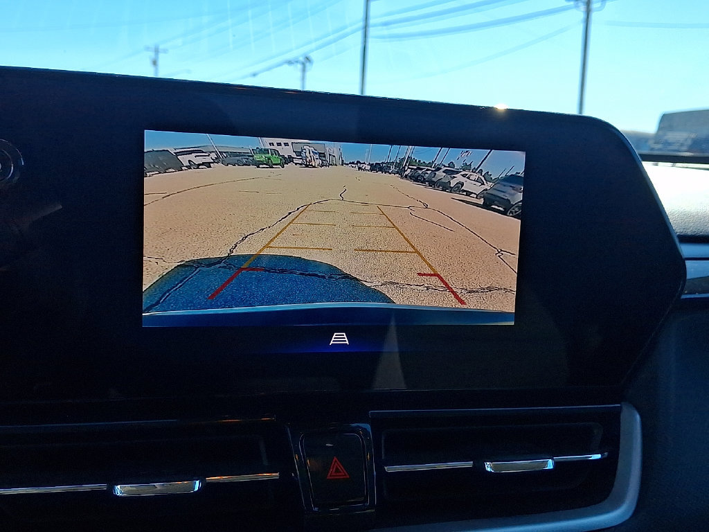 Used 2025 Chevrolet TrailBlazer LT AWD/4WD image 16