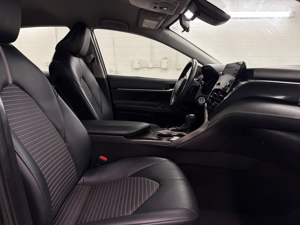 Used 2022 Toyota Camry SE FWD image 28