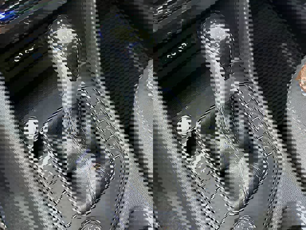 Used 2022 Volkswagen Tiguan SEL R-Line image 22