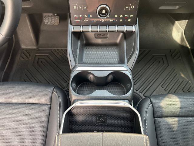 Used 2026 GMC Terrain Elevation w/ Elevation Premium Package FWD image 11