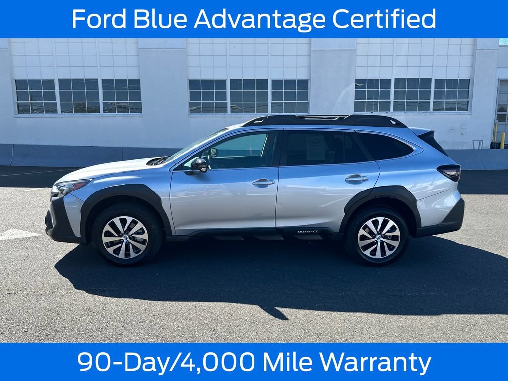 Used 2023 Subaru Outback Premium AWD/4WD image 4