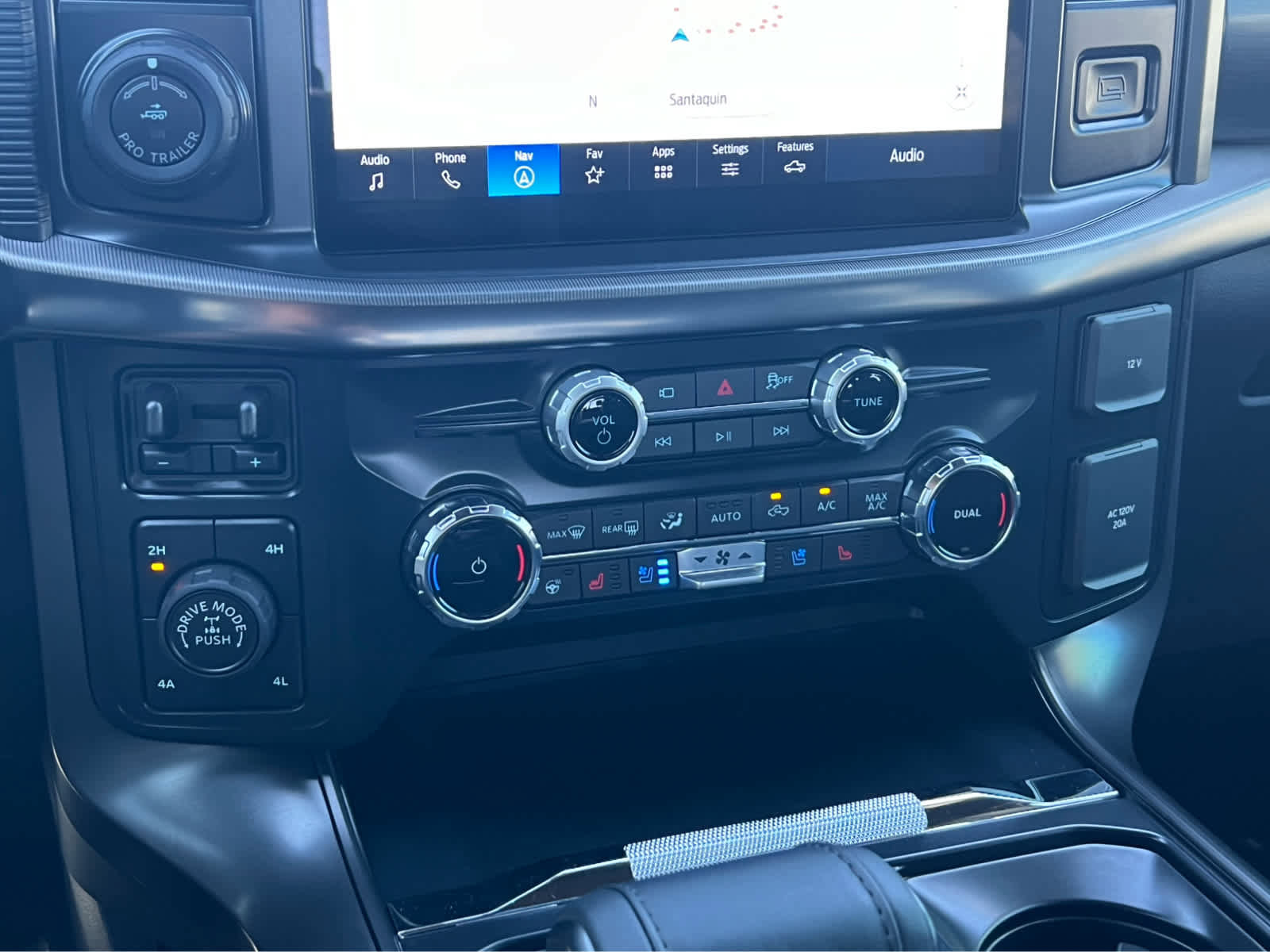 Certified 2025 Ford F150 Lariat w/ Equipment Group 502A High image 39