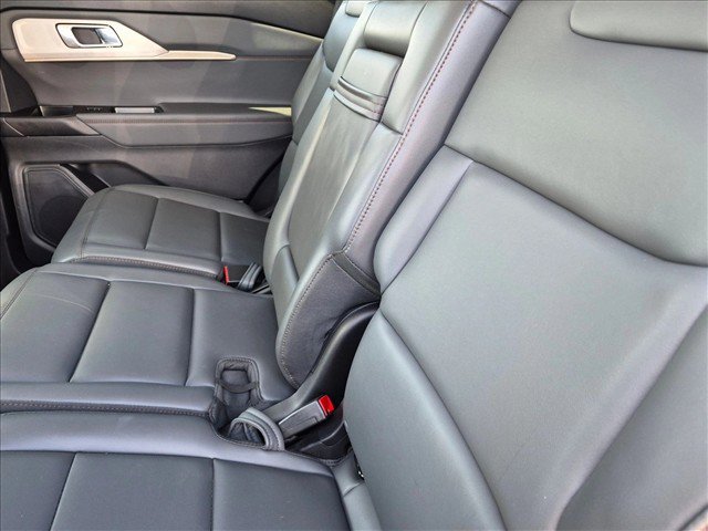 Certified 2025 Ford Explorer Active w/ Active Comfort Package RWD image 17