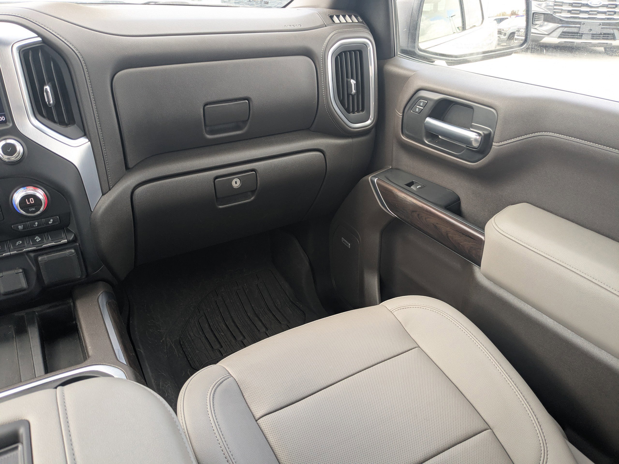 Used 2022 GMC Sierra 1500 SLT w/ SLT Premium Plus Package image 17