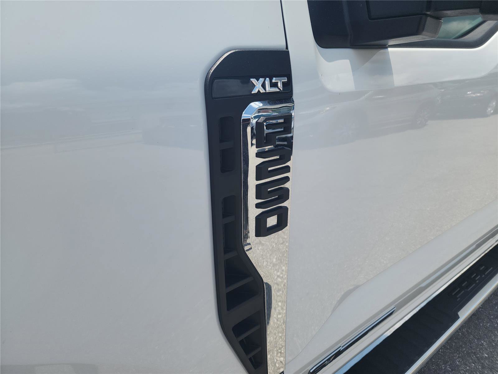 Certified 2024 Ford F250 XLT w/ FX4 Off-Road Package AWD/4WD image 11