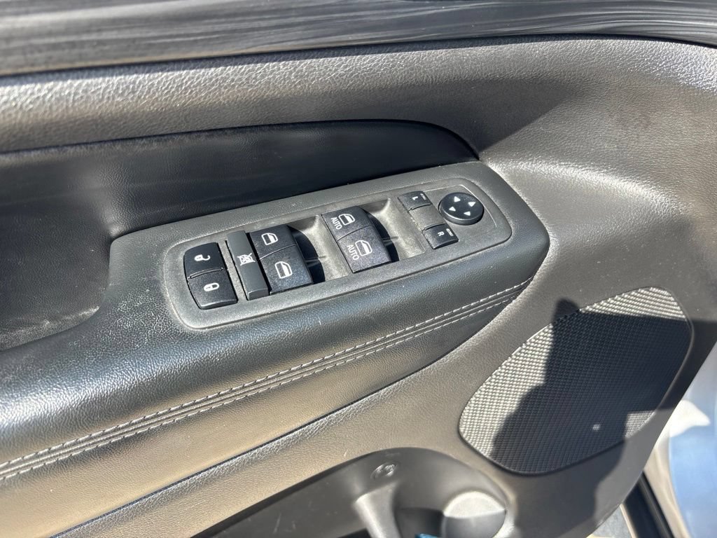 Used 2019 Jeep Grand Cherokee Laredo w/ 18" Wheel & 8.4" Radio Group AWD/4WD image 12