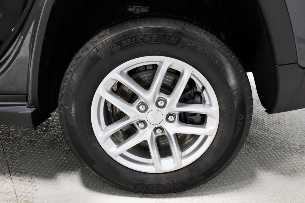 Used 2024 Jeep Grand Cherokee L Laredo image 18