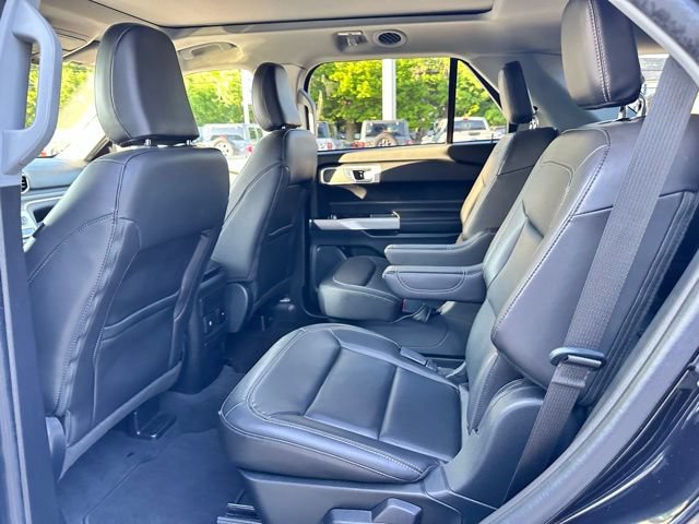 Certified 2022 Ford Explorer XLT w/ Equipment Group 202A AWD/4WD image 40