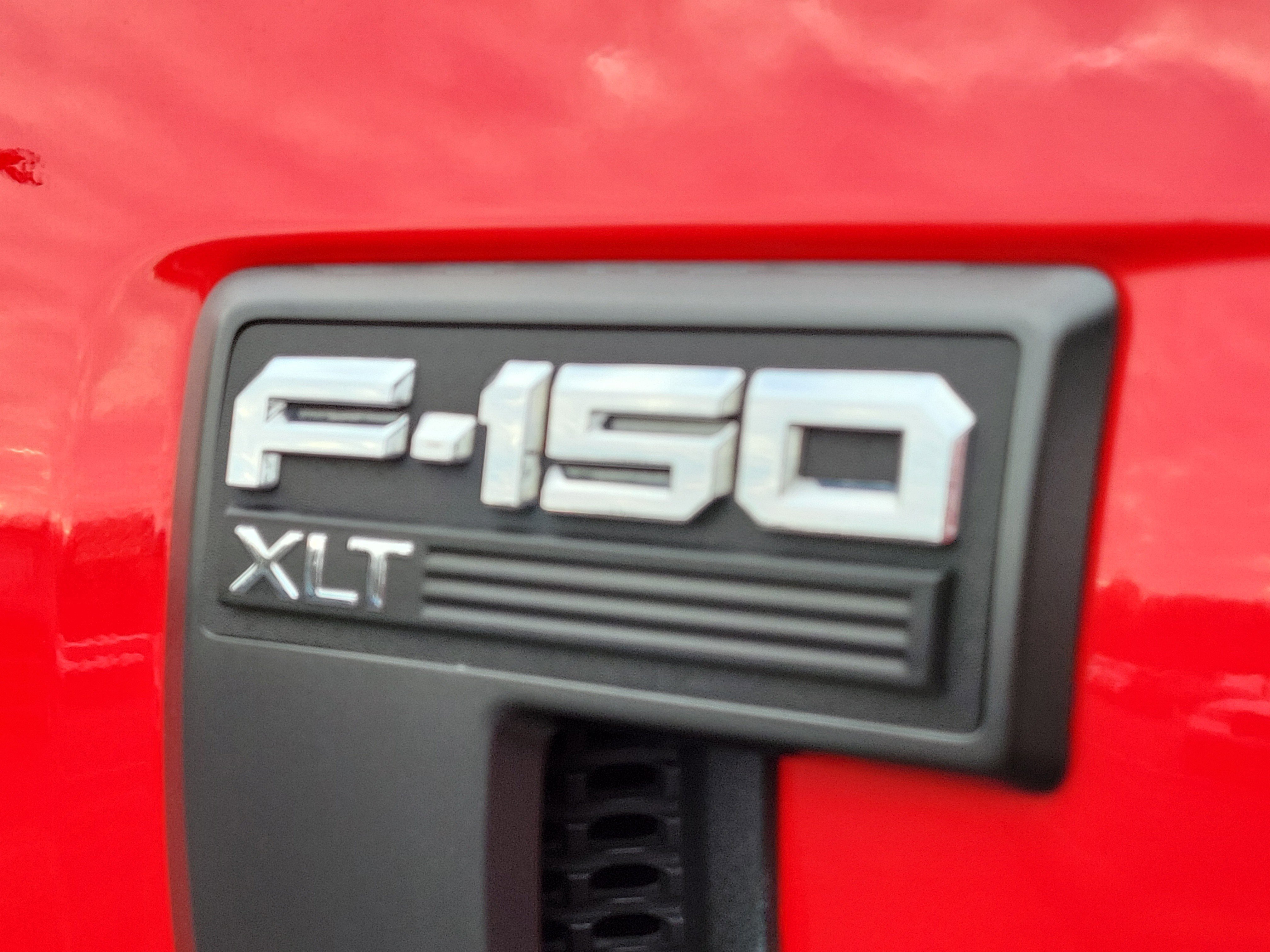 Certified 2022 Ford F150 XLT w/ Equipment Group 302A High image 9