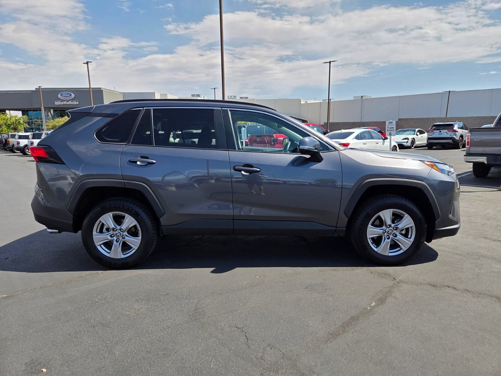 Used 2025 Toyota RAV4 XLE FWD image 7