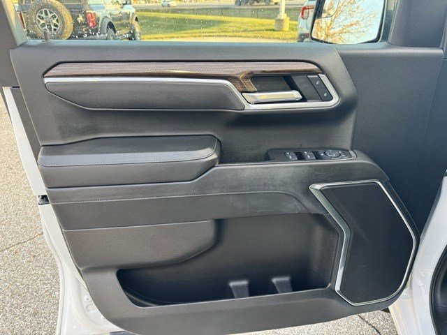 Used 2025 Chevrolet Silverado 1500 LT image 10