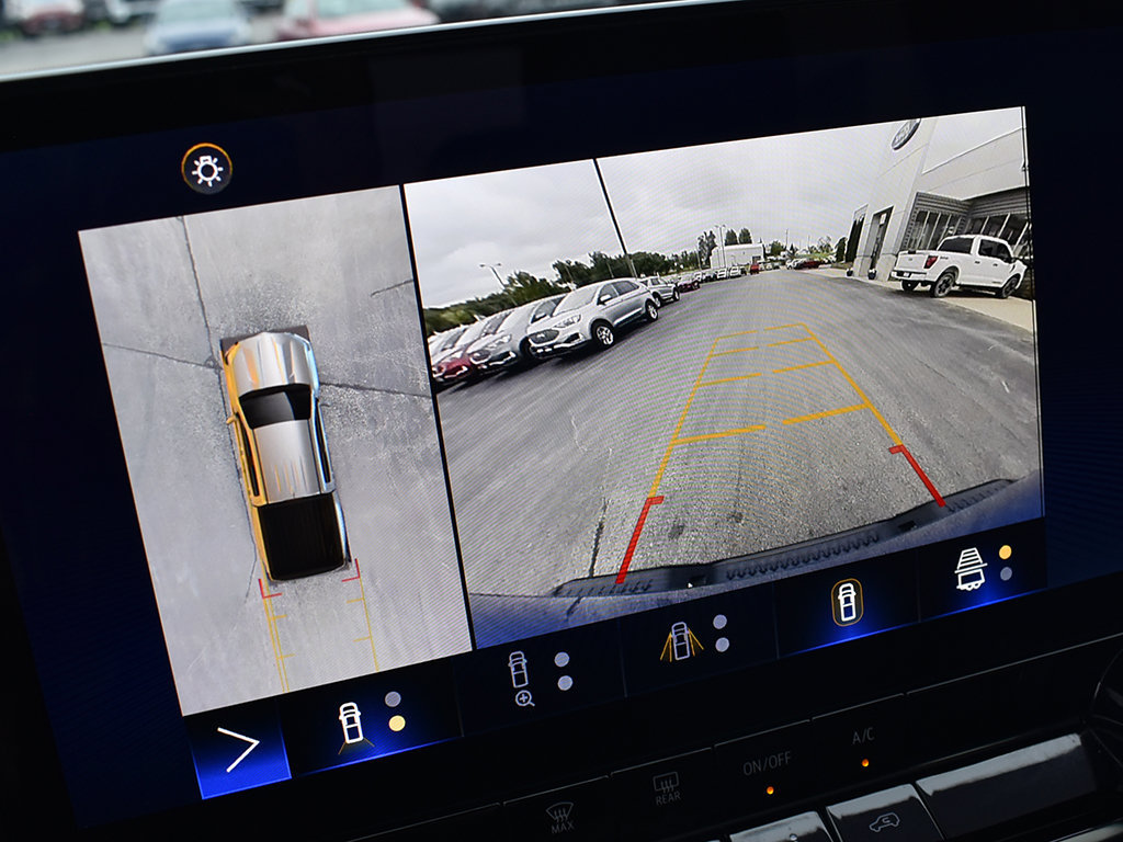 Used 2023 Chevrolet Colorado Trail Boss w/ Technology Package AWD/4WD image 20