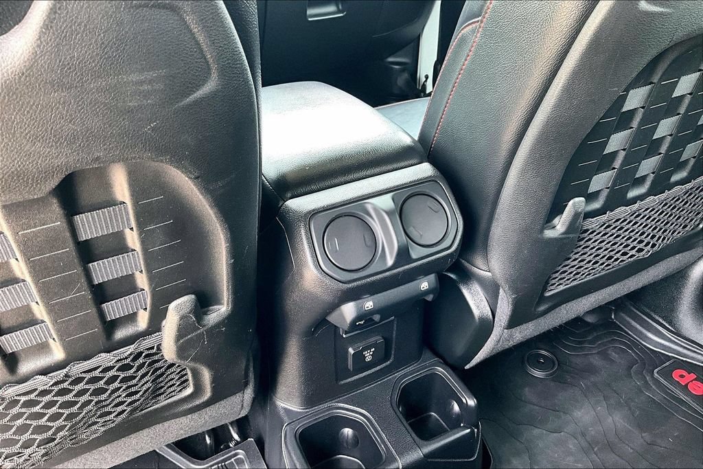 Used 2018 Jeep Wrangler Unlimited Rubicon AWD/4WD image 33