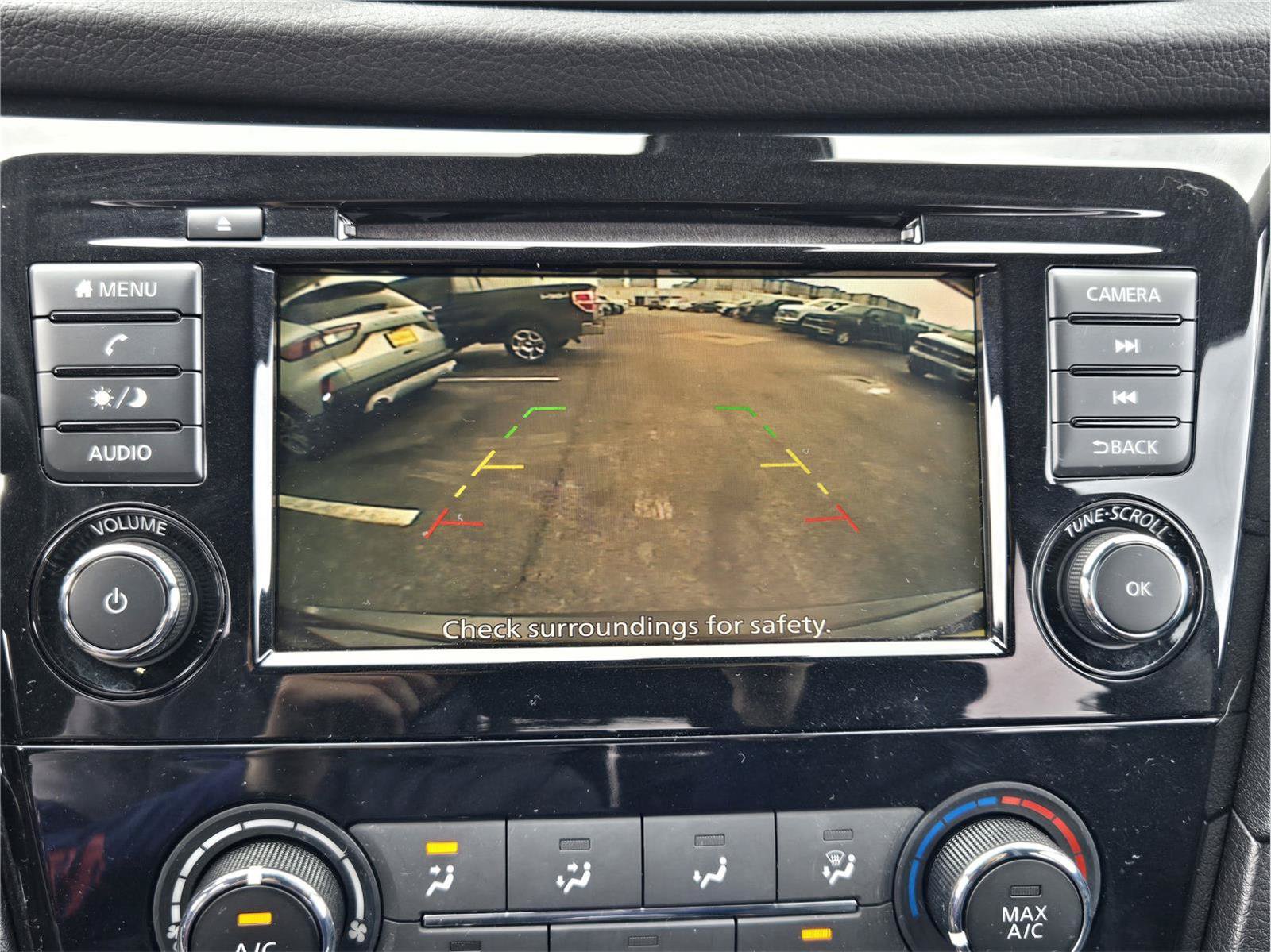 Used 2020 Nissan Rogue S FWD image 15