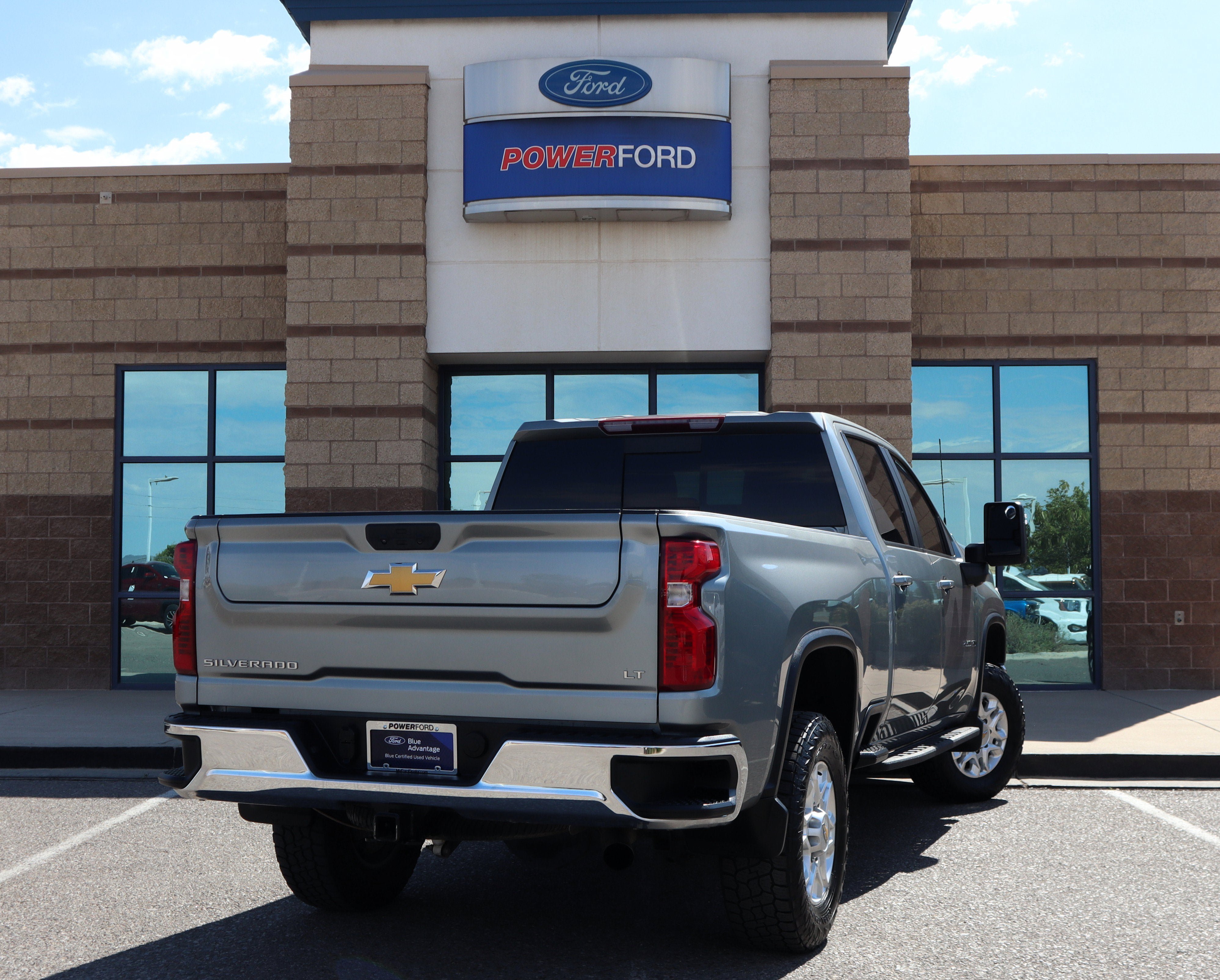 Used 2024 Chevrolet Silverado 2500 LT AWD/4WD image 6