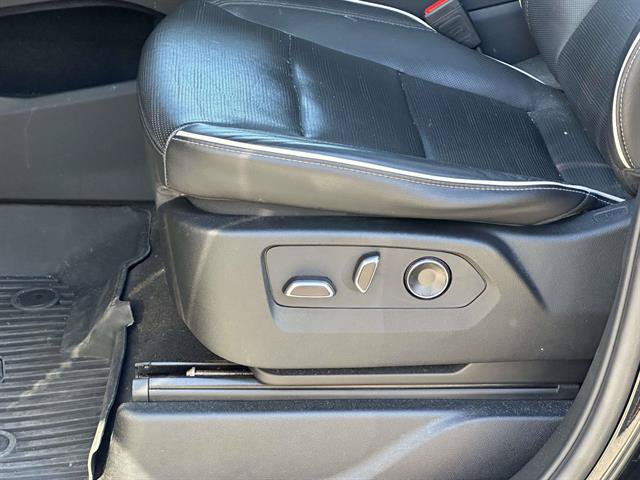 Used 2024 Cadillac Escalade Premium Luxury AWD/4WD image 14