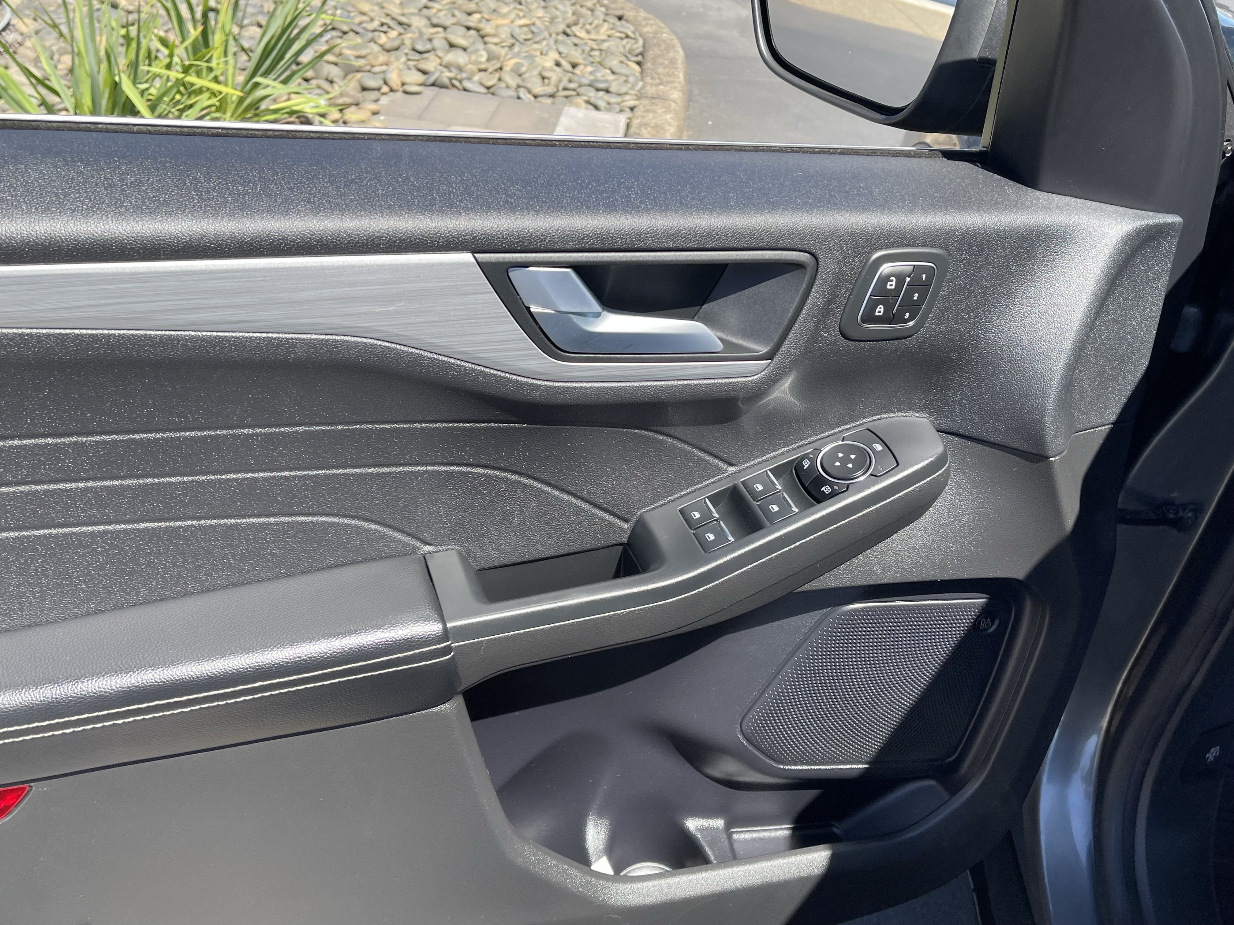 Certified 2023 Ford Escape Platinum w/ Premium Technology Package AWD/4WD image 15