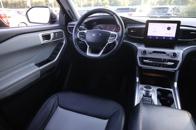 Certified 2023 Ford Explorer XLT w/ Equipment Group 202A AWD/4WD image 25