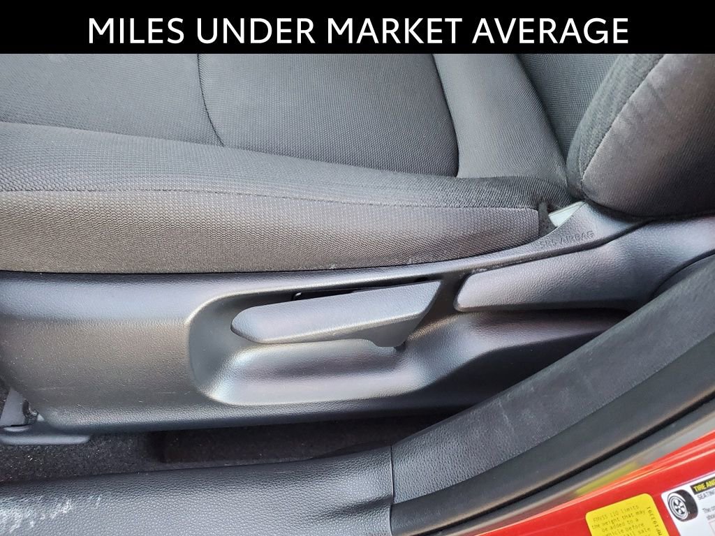 Used 2021 Toyota Corolla LE image 14