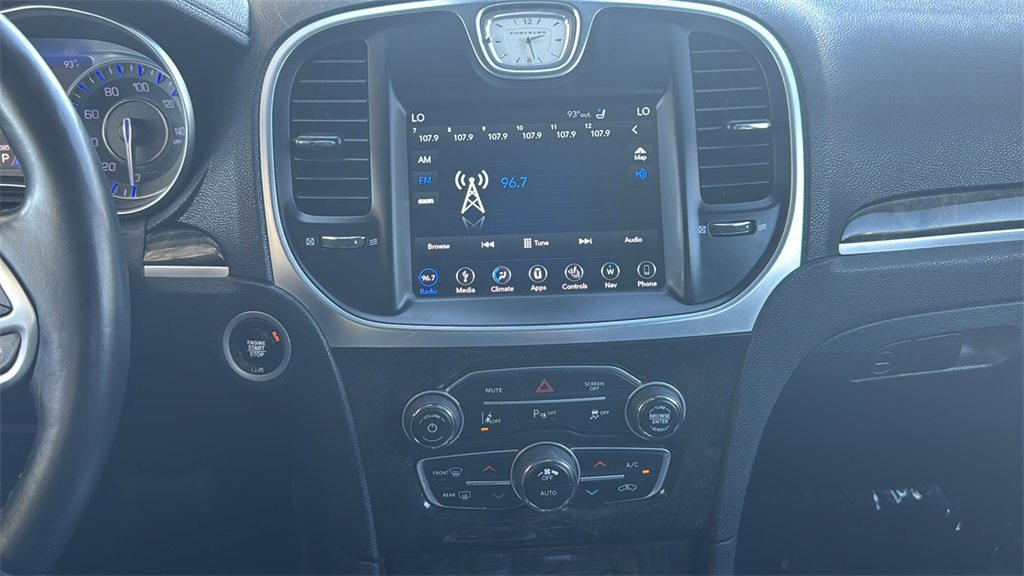 Used 2018 Chrysler 300 Limited w/ Safetytec Plus Group image 10