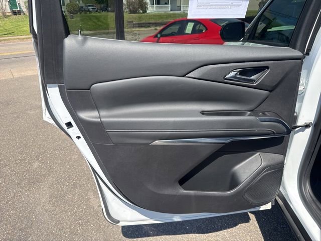 Used 2025 Chevrolet Traverse LT AWD/4WD image 39