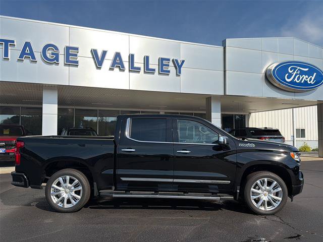 Used 2022 Chevrolet Silverado 1500 High Country w/ High Country Premium Package AWD/4WD image 8
