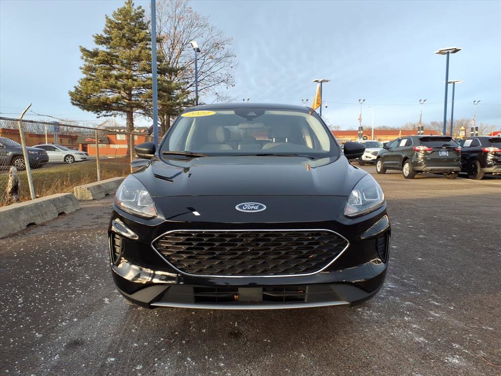 Certified 2022 Ford Escape SE image 2