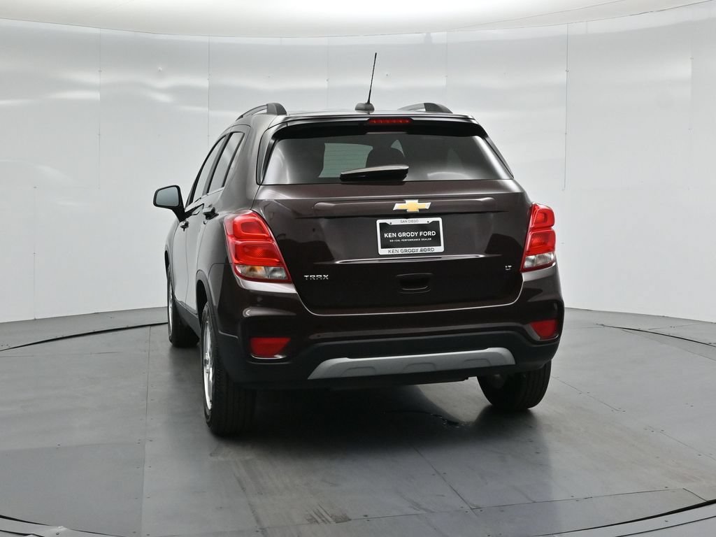 Used 2020 Chevrolet Trax LT w/ LT Convenience Package FWD image 22