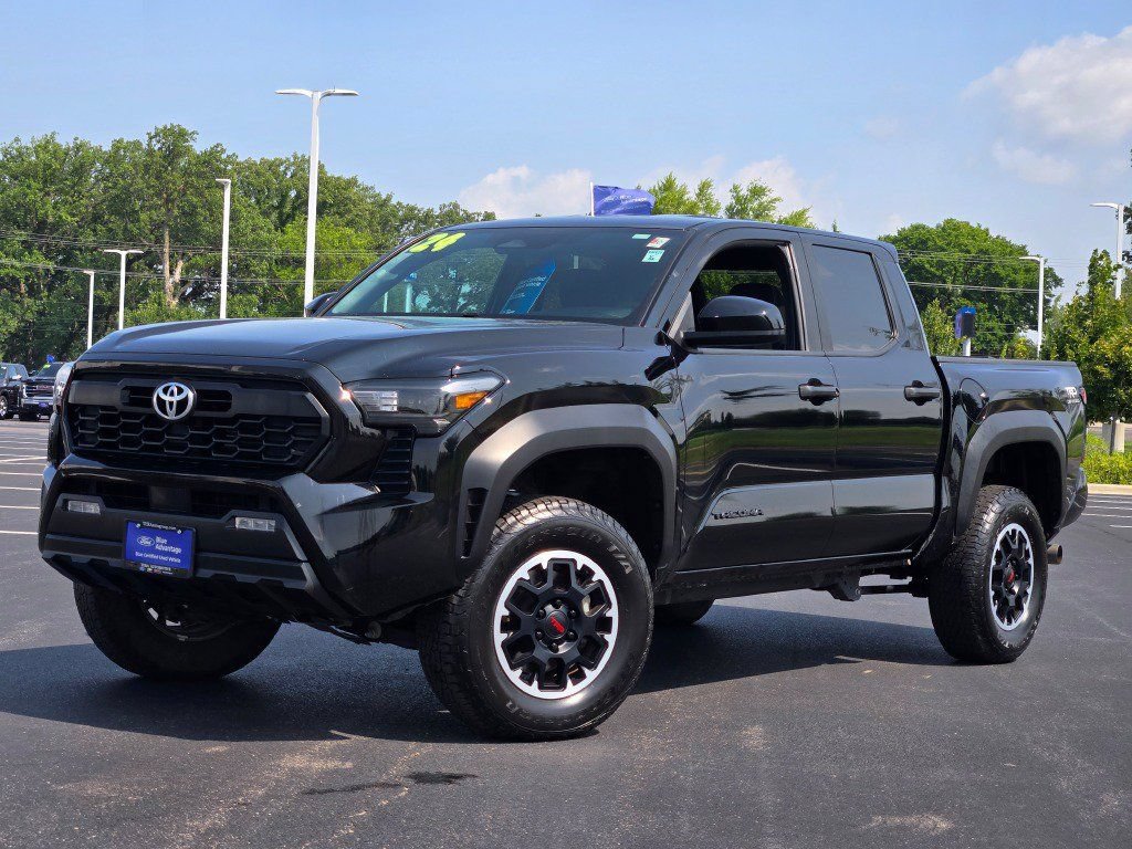 Used 2024 Toyota Tacoma TRD Off-Road AWD/4WD image 1