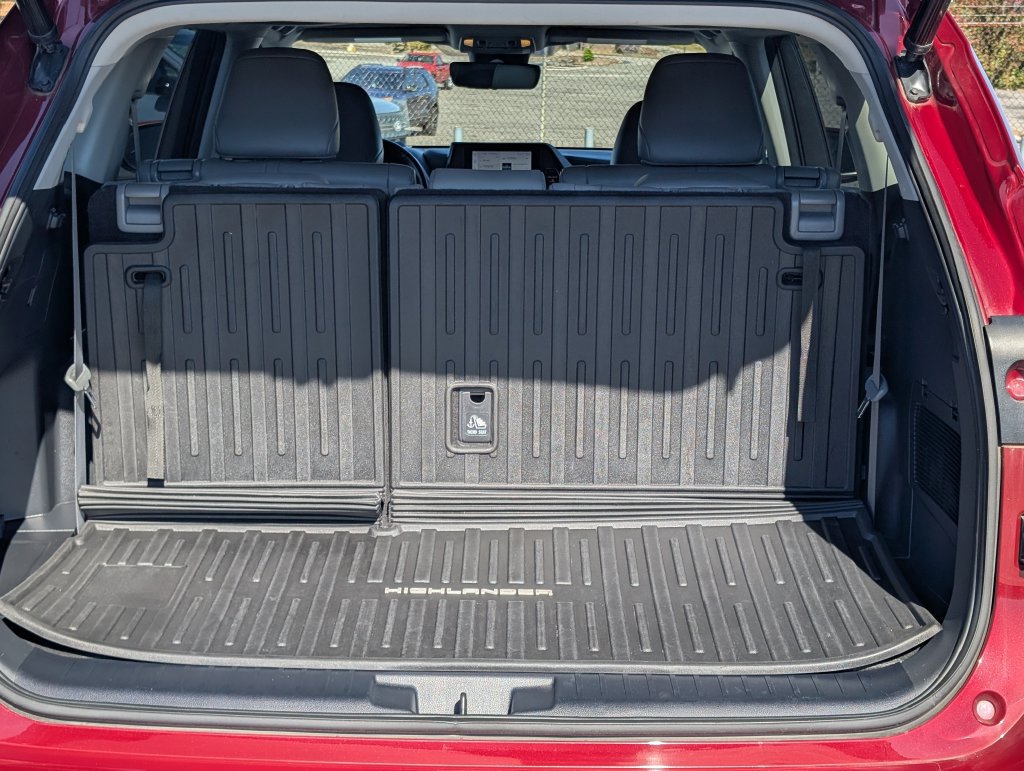 Used 2023 Toyota Highlander XLE FWD image 9