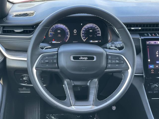 Used 2024 Jeep Grand Cherokee Limited AWD/4WD image 8