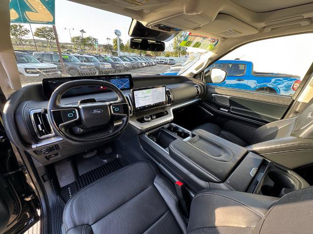 Certified 2025 Ford Expedition Max Platinum w/ Driver's Package AWD/4WD image 12