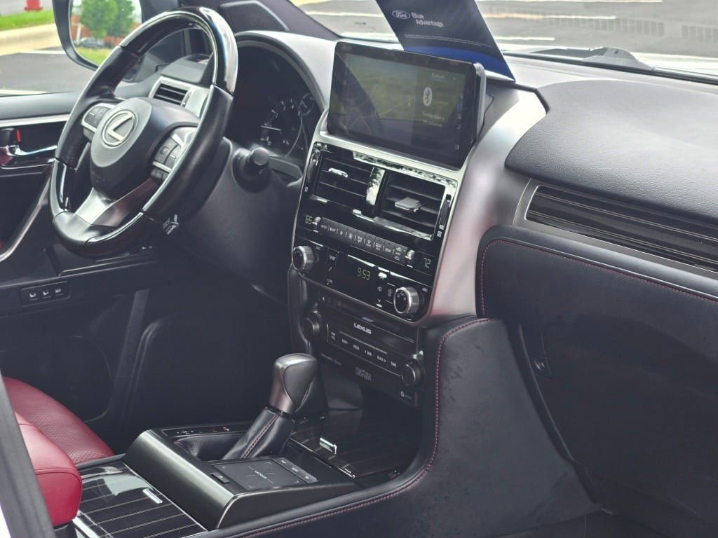 Used 2022 Lexus GX 460 Luxury w/ Sport Design Package AWD/4WD image 9