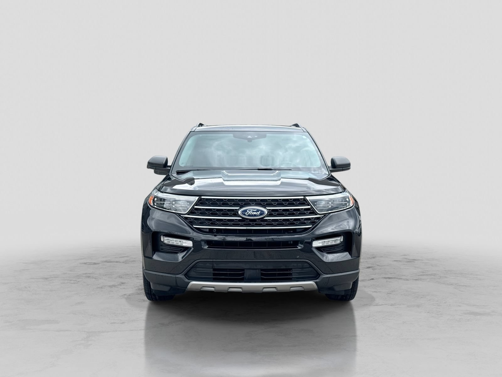 Certified 2023 Ford Explorer XLT w/ Equipment Group 202A AWD/4WD image 12