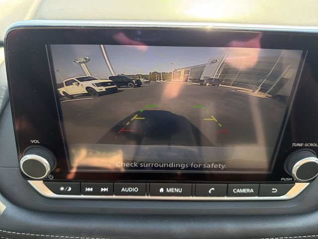 Used 2025 Nissan Rogue SV FWD image 17