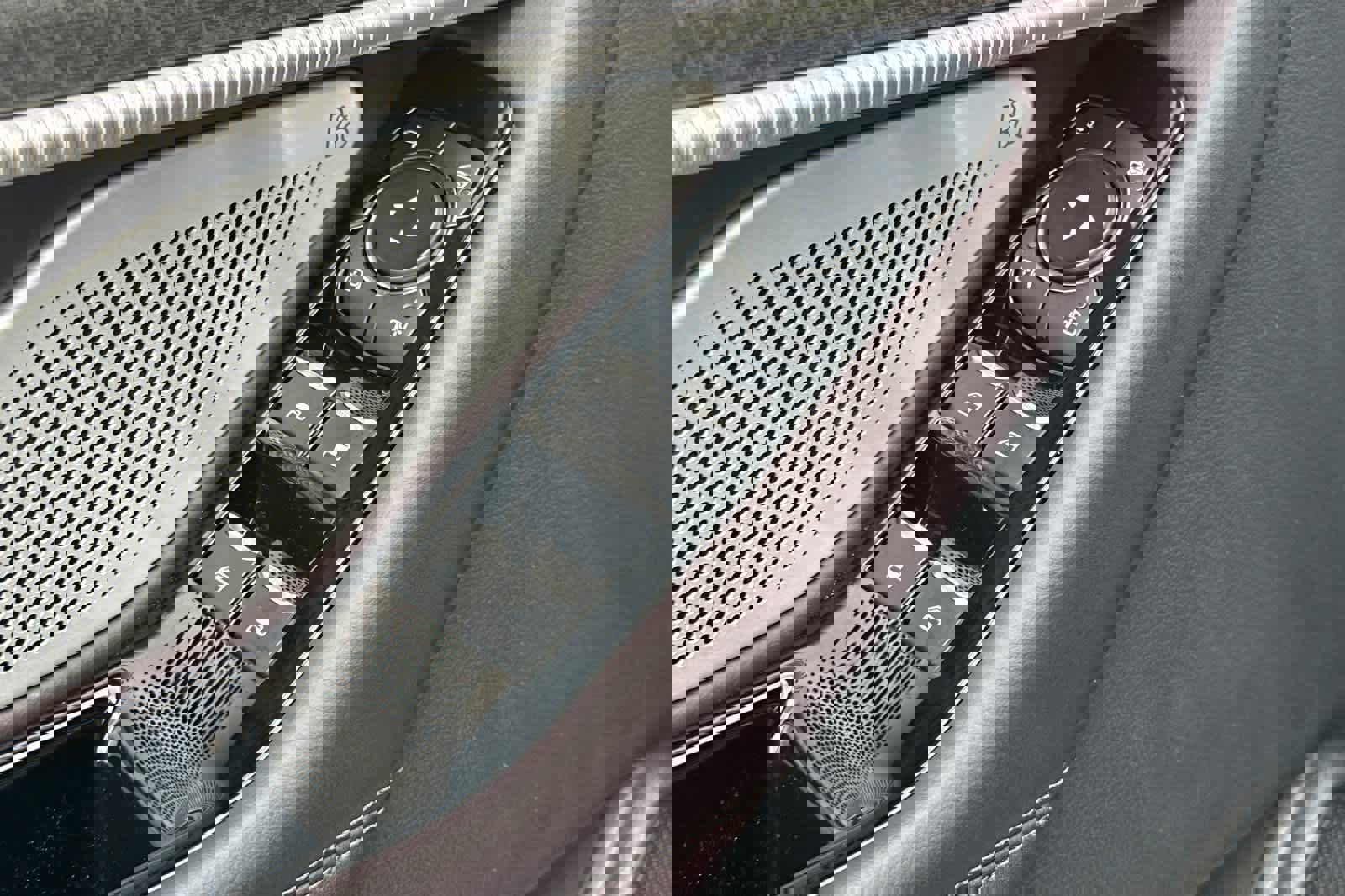 Certified 2025 Ford Explorer Platinum image 13