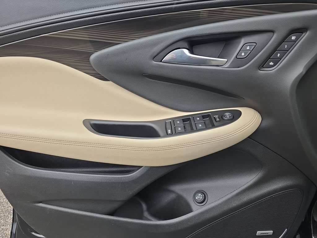 Used 2019 Buick Envision Premium w/ Driver Confidence Package AWD/4WD image 17