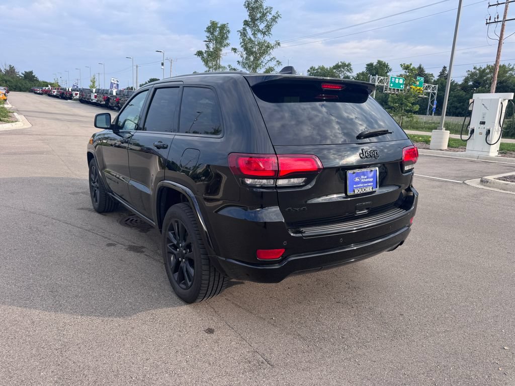 Used 2018 Jeep Grand Cherokee Altitude AWD/4WD image 5