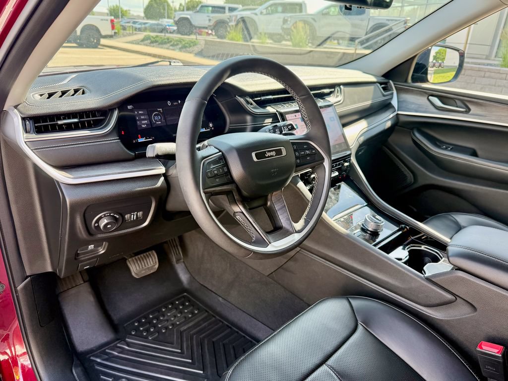 Used 2023 Jeep Grand Cherokee L Limited w/ Luxury Tech Group II AWD/4WD image 9