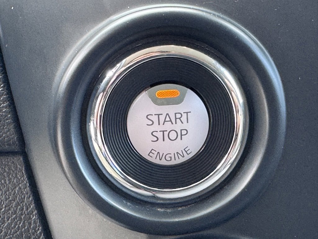 Used 2022 Nissan Titan SV image 24